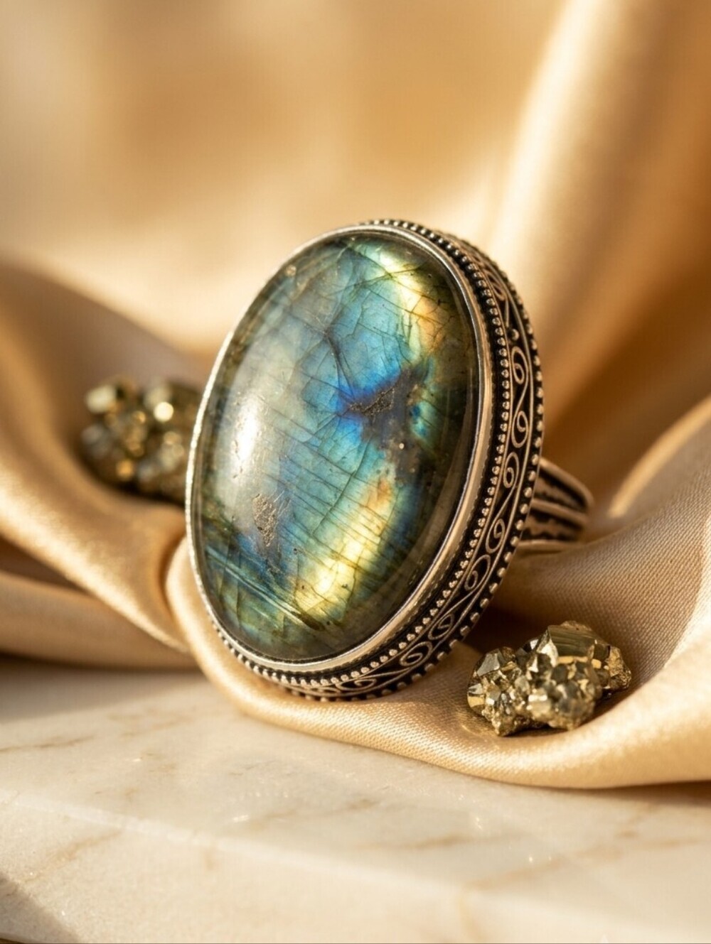 925 Sterling Genuine Labradorite Oval Statement Ring Blue Flash Filigree Size 8 - Picture 9 of 14